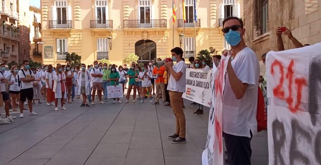 Manifestación del personal MIR frente al Palau de la Generalitat