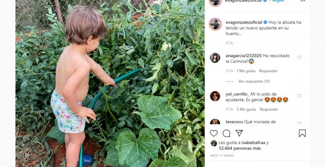 El hijo de Eva González y Cayetano Rivera disfruta de la jardinería