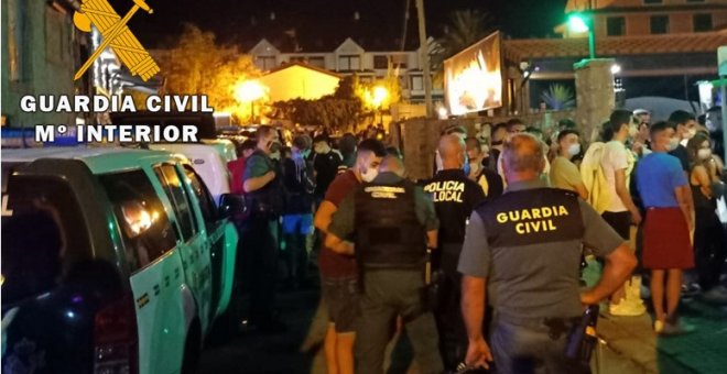 La Guardia Civil dispersa "botellones descontrolados", uno muy numeroso en El Puntal