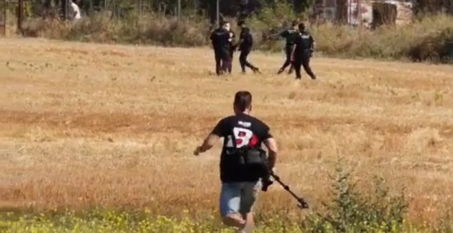 Un periodista denuncia que la Guardia Civil silenció su trabajo durante una protesta contra la visita de los reyes a Navarra