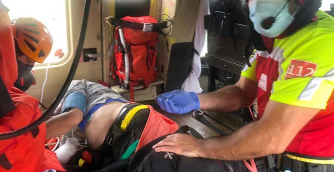 Rescatado un trabajador con posible infarto en la senda del Nansa