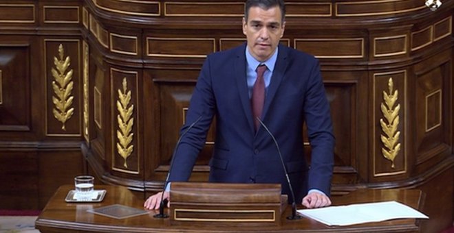 Sánchez carga contra Casado por ir contra los intereses de España