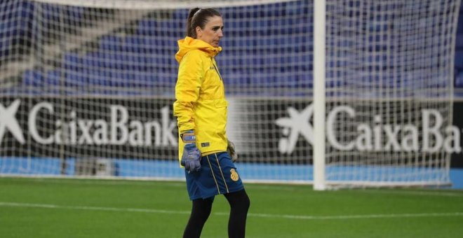 El despido de la portera del Espanyol pone sobre la mesa la precariedad del fútbol femenino y la inexistencia de un convenio