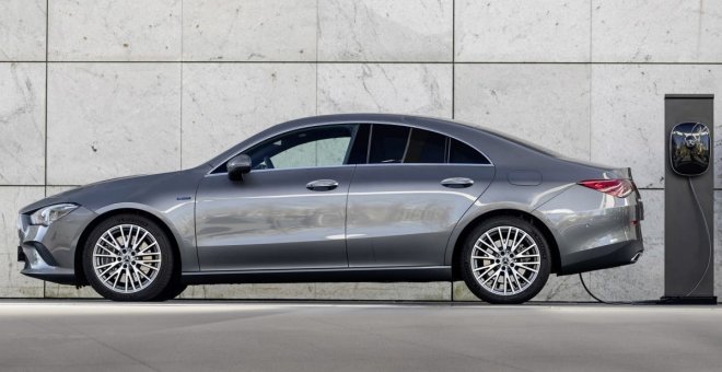 Mercedes-Benz CLA 250 e: dos carrocerías elegantes y hasta 69 km sin emisiones