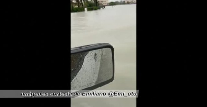 El huracán Isaías golpea con fuerza las islas de Turcos y Caicos en su camino hacia Bahamas