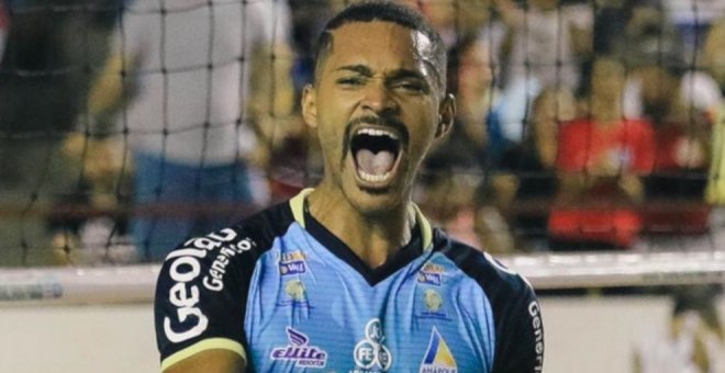 El receptor brasileño Léo Cardoso ficha por el Voley Textil Santanderina