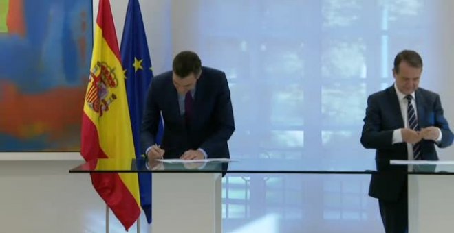 Sánchez firma el acuerdo con la Federación Española de Municipios y Provincias