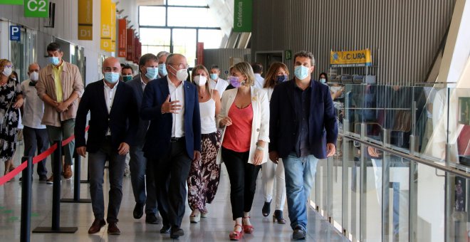 Baixen els contagis a Catalunya i es comença a estabilitzar el risc de rebrot, encara alt