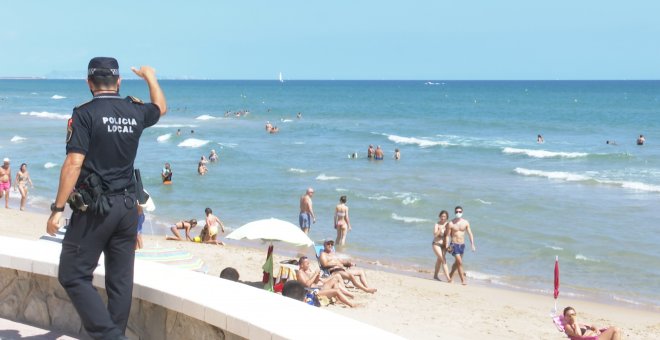 Piles prohíbe los paseos por la orilla de la playa durante 5 horas