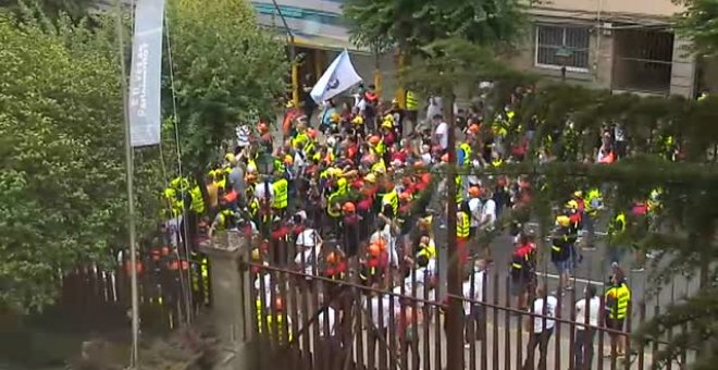 Los trabajadores de Alcoa piden una negociación "sin condiciones" ante el Parlamento gallego