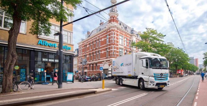 Mercedes-Benz prueba en Países Bajos y Bélgica su camión eléctrico eActros