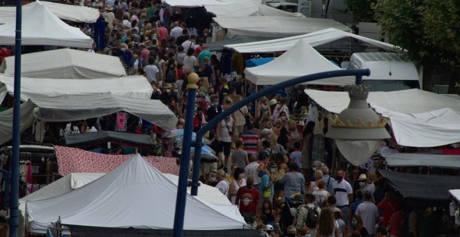 Aglomeraciones de clientes en el mercado semanal de Laredo