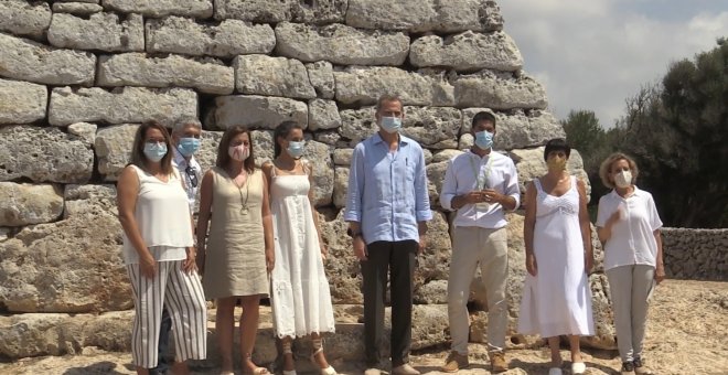Els reis visiten Menorca acompanyats de Grande-Marlaska i rebuts per protestes