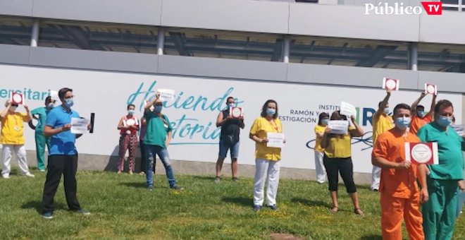 En directo, concentración de celadores frente al hospital Ramón y Cajal para exigir mejoras en sus condiciones