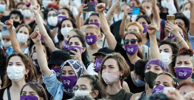 Detenidas en Turquía 33 mujeres durante una manifestación a favor del Convenio de Estambul contra la violencia machista