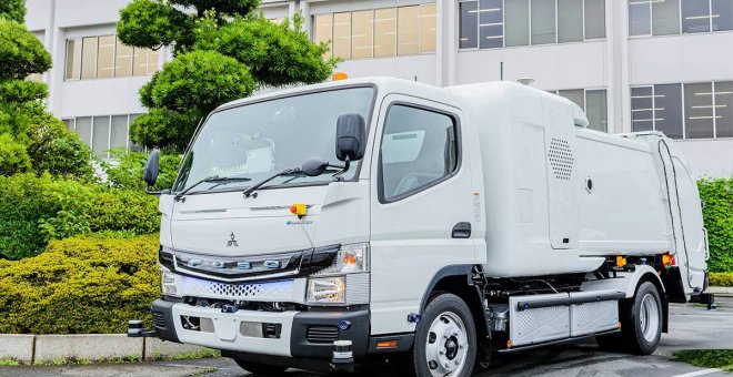 FUSO presenta un camión eléctrico de recogida de basura que se maneja de forma remota