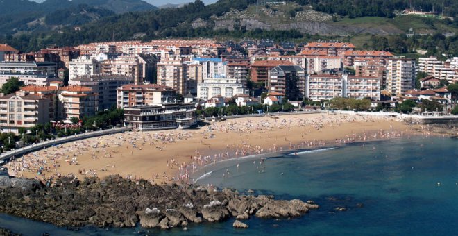 Solo se permitirá el baño y el paseo en las playas de Brazomar y Solarium desde el lunes hasta el viernes