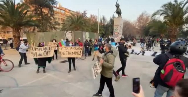 Decenas de personas protestan en Chile a favor de los derechos del pueblo mapuche