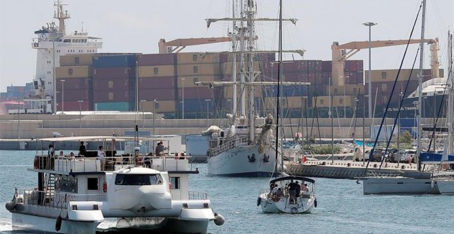 Mueren dos polizones que viajaban ocultos en el contenedor de un barco en el Puerto de València