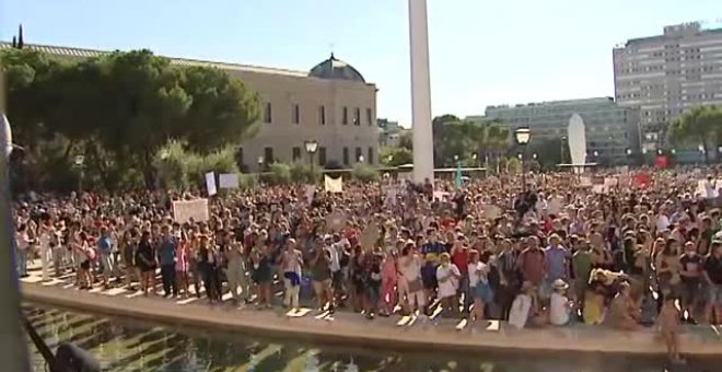 Se investigará la protesta de miles personas en Madrid contra la "falsa pandemia"