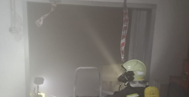 Sofocado un fuego en un almacén de textiles del hogar en Ramales