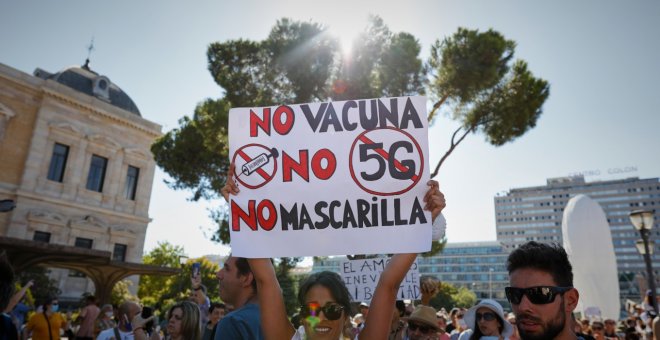 Un asistente a la manifestación negacionista en Madrid está ingresado grave por coronavirus