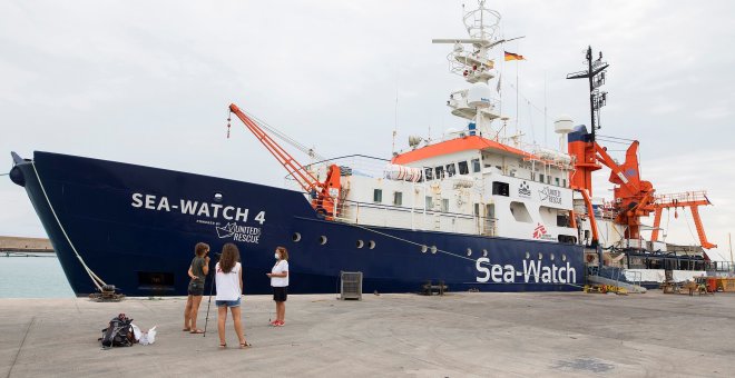 El barco 'Sea Wacth 4' se estrena para salvar a migrantes en solitario en el Mediterráneo Central