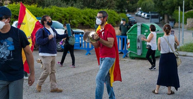 Posibilidad de un nido - Maldigo a quien toca a sus niños, a su niña