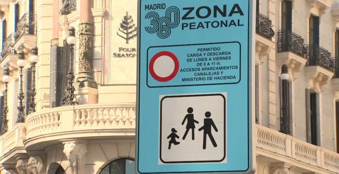 Los madrileños pueden ya disfrutar de una Puerta del Sol peatonal