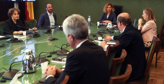 PSOE, PP y Vox vetan las comparecencias de Sánchez y Calvo para explicar la huida de Juan Carlos I