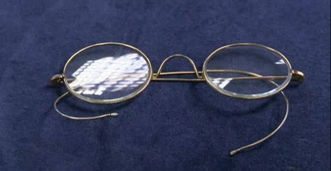 Subastan en Reino Unido unas gafas de Gandhi por 288.000 euros