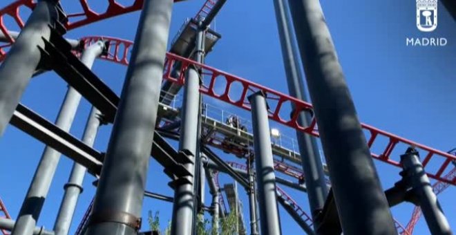 Susto en el Parque de Atracciones al quedar atrapadas 10 personas en una atracción