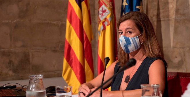 La presidenta de Balears afirma que cumplió las restricciones tras ser vista en un bar de madrugada
