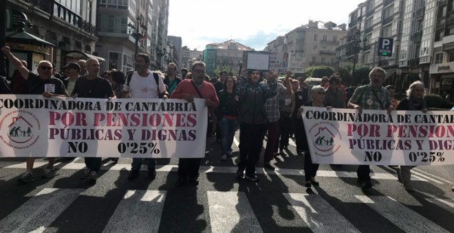 Continúa la lucha por las pensiones dignas en Cantabria al grito de "Gobierne quien gobierne, las pensiones se defienden"