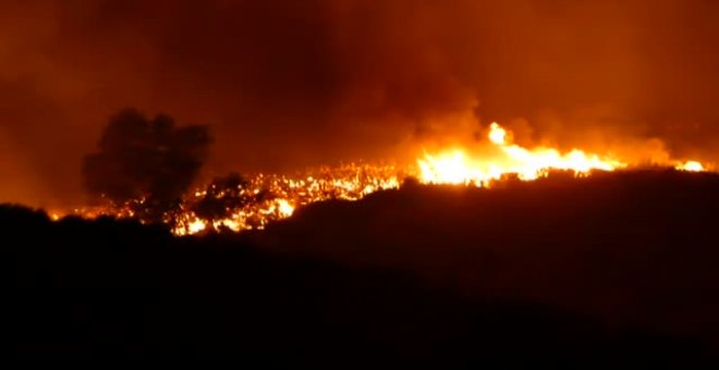 Lucha sin tregua contra el fuego en Huelva