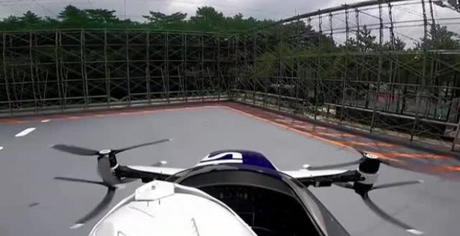 Japón prueba un coche volador con una persona a bordo