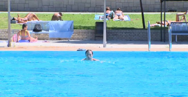 Últimos días de piscinas municipales abiertas en Madrid ante el cierre anticipado