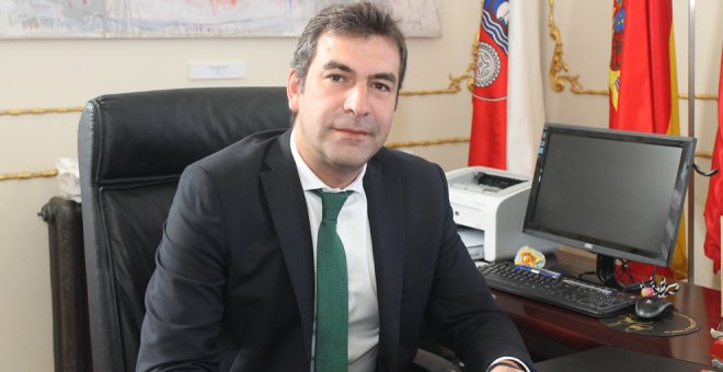 "La Consejería de Sanidad culpa, sobre todo, a una empresa conservera del aumento de casos activos de Covid-19 en Santoña"