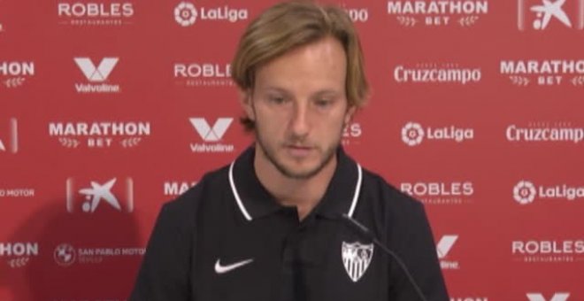 Rakitic bromea sobre Messi en su presentación en el Sevilla: "Le encontraremos sitio"