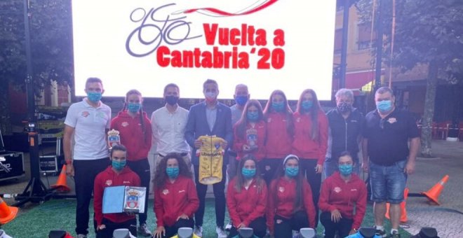 Ciclismo El CC Meruelo reconocido en el acto de presentación de la Vuelta a Cantabria masculina
