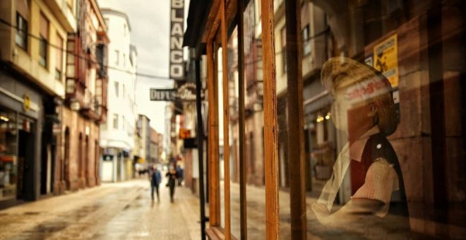 Una fotografía de la calle Serafín Escalante gana el I Concurso 'Escaparate compartido'