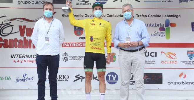 El ciclista Kevin Suárez venció en Maliaño en la primera etapa de la Vuelta a Cantabria 2020