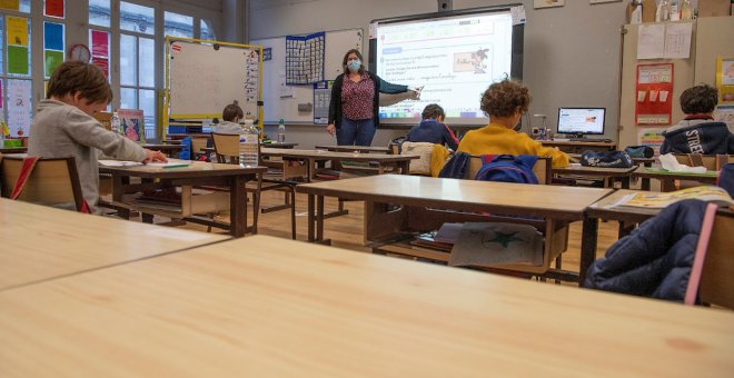 Francia cierra 22 colegios por coronavirus tres días después del inicio del curso