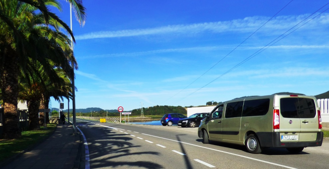 Abierta a los vehículos de emergencia la carretera de los puentes en Santoña