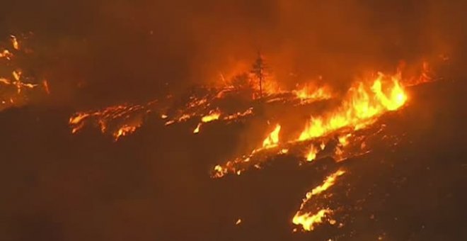 Centenares de personas evacuadas en California a causa del fuego