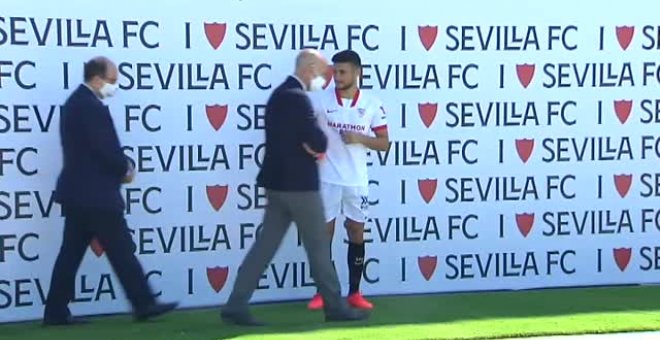 Óscar Rodríguez, presentado como nuevo jugador del Sevilla