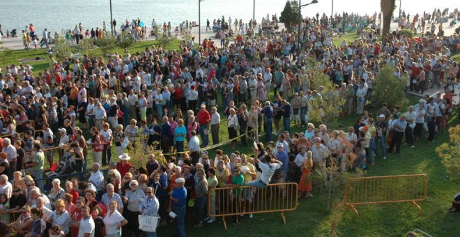 Iniciativa en Santoña para celebrar con un plato vacio la Gran Marmitada y protestar contra las medidas impuestas por el cordón sanitario