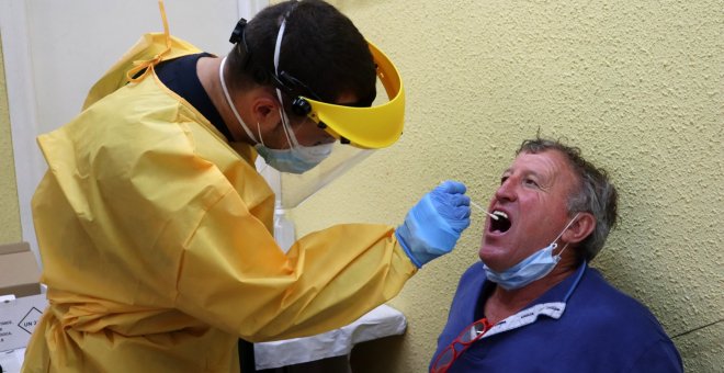 Segon dia consecutiu que puja el risc de rebrot a Catalunya, que suma 20 morts més per coronavirus