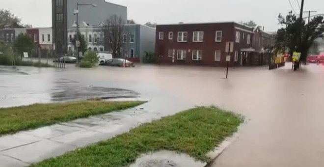 Lluvias torrenciales inundan las calles de Washington
