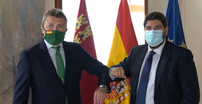 López Miras se reúne con el diputado regional de Vox Pascual Salvador